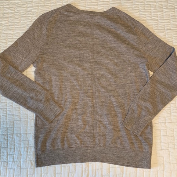 Banana Republic 100% Merino Wool Sweater - Picture 4 of 4